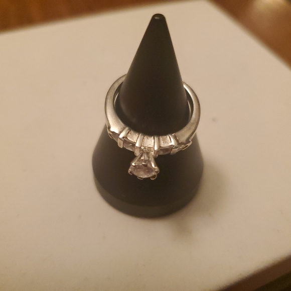 SZ 7   SPARKLING gorgeous Quartz & Rhinestone ring!  Sterling silver mark 925 - Picture 3 of 9